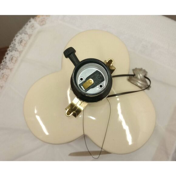 New with Tags Threshold beige multi-lobe abstract table lamp no shade lamp only - Picture 3 of 7